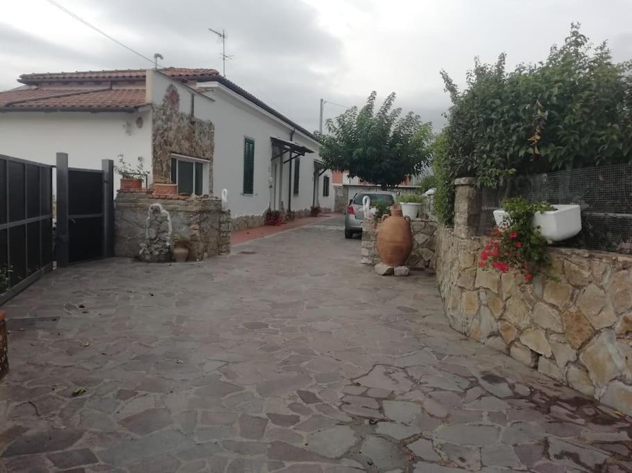 Villetta A Schiera Nei Pressi Del Mare ลีวอร์โน ภายนอก รูปภาพ