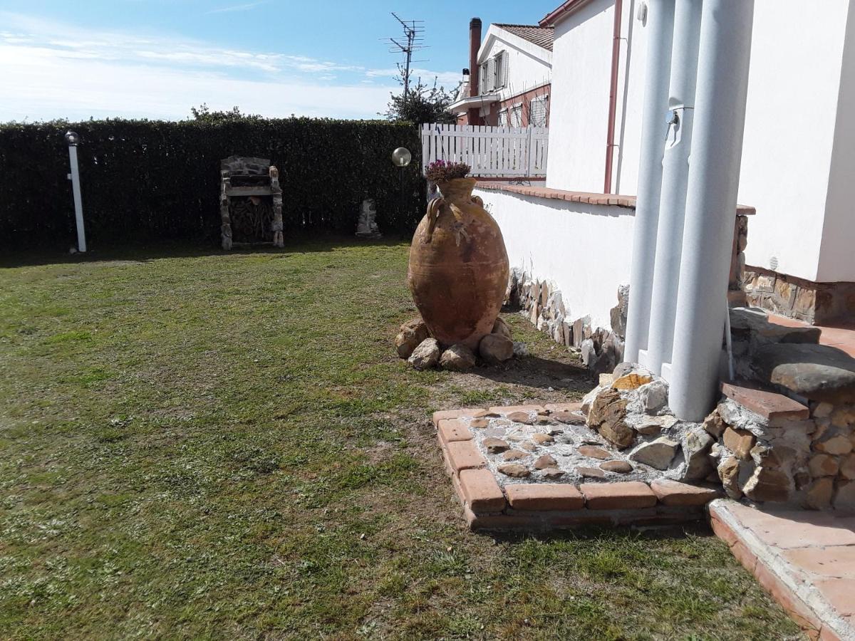 Villetta A Schiera Nei Pressi Del Mare ลีวอร์โน ภายนอก รูปภาพ
